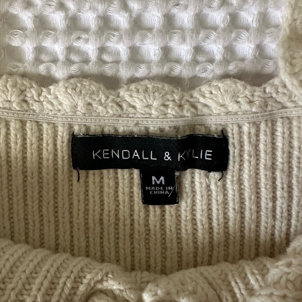 Kendall & Kylie Tank Top - Picture 3 of 7